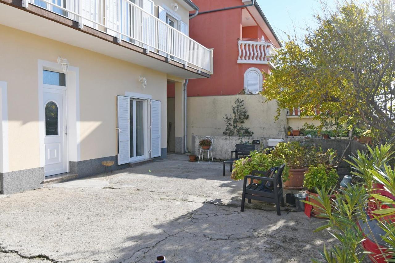 Apartment Frida Rab Banjol Buitenkant foto