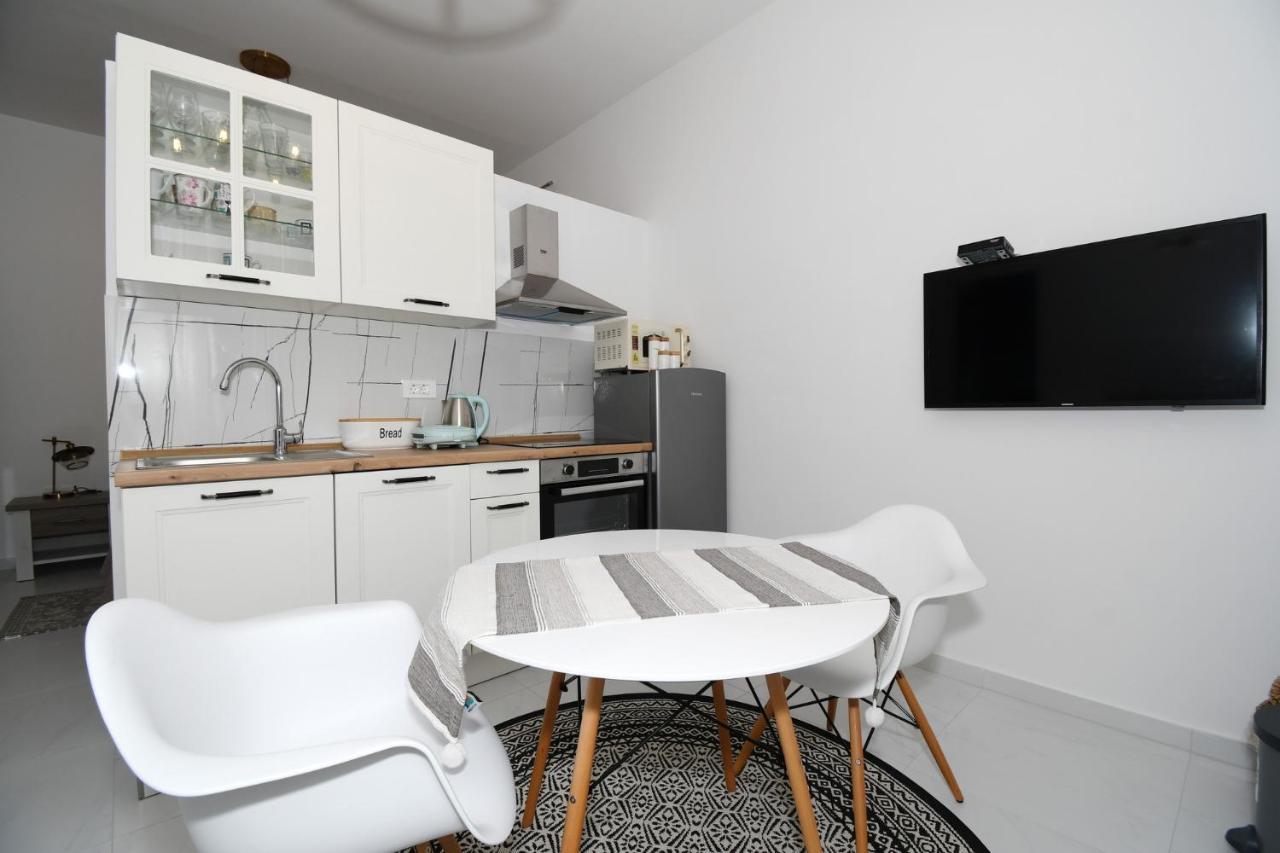 Apartment Frida Rab Banjol Buitenkant foto